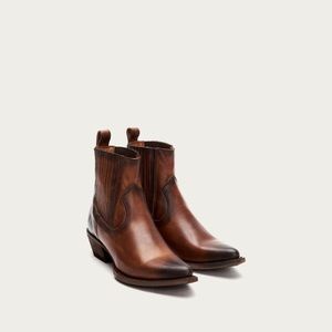 Like new Frye Sacha Chelsea Boot, cognac, sz 7.5